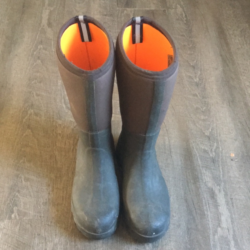 Muck boots